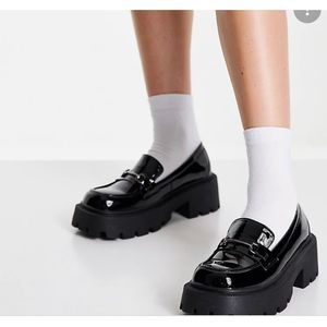 Truffle Collection chunky trim black  loafers size 7